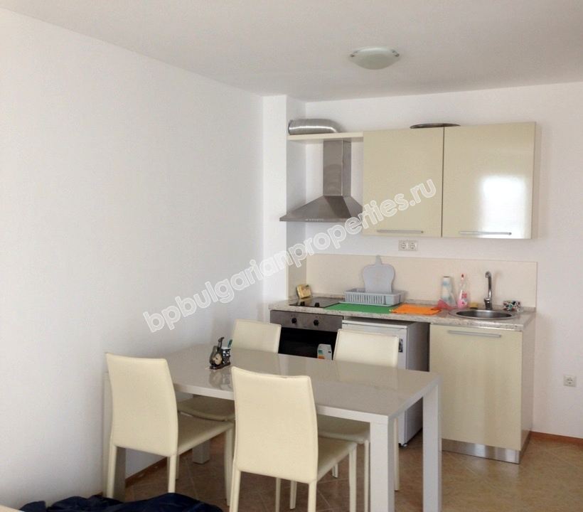 Эксклюзивная двухкомнатная квартира с видом на море на продажу в курорте Бяле