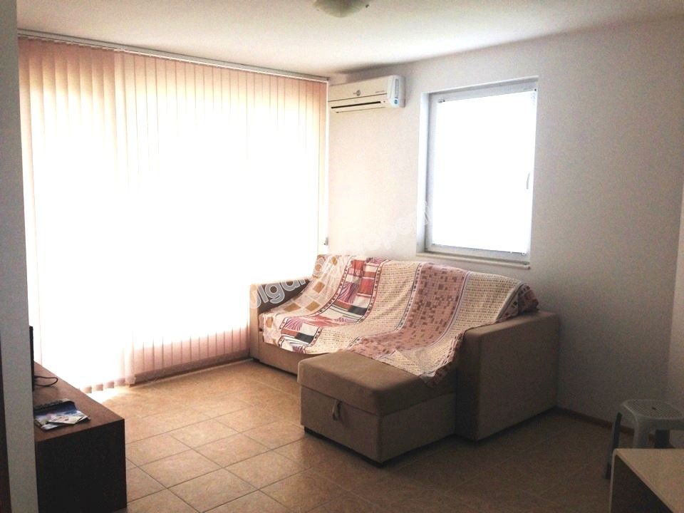 Эксклюзивная двухкомнатная квартира с видом на море на продажу в курорте Бяле