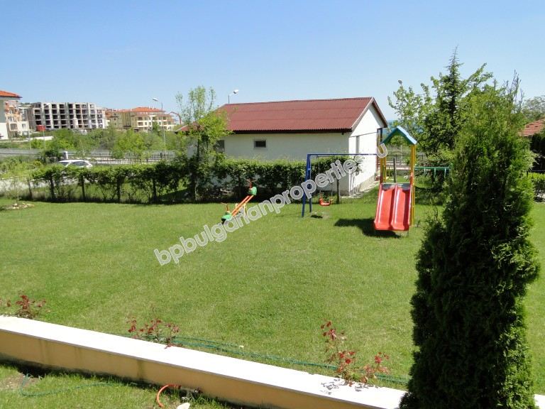 Эксклюзивная двухкомнатная квартира с видом на море на продажу в курорте Бяле