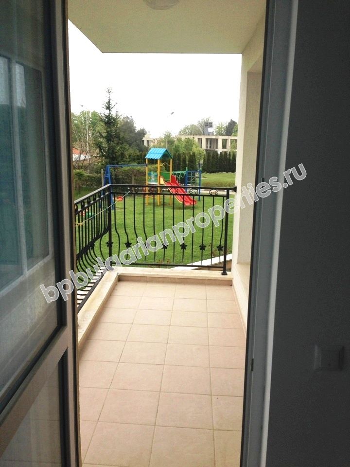 Эксклюзивная двухкомнатная квартира с видом на море на продажу в курорте Бяле