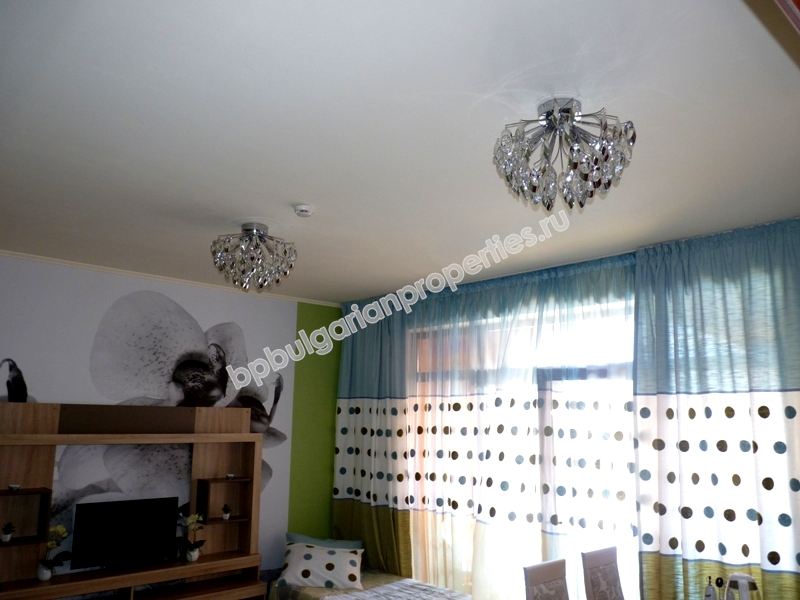 Просторная меблированная студия недалеко от пляжа в курорте Солнечный берег