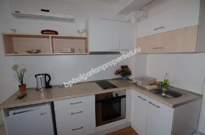 Люксовая двухкомнатная квартира на продаже на самом пляже курорта Лозенец