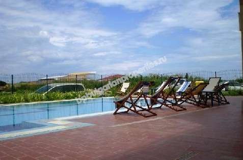 Люксовая двухкомнатная квартира на продаже на самом пляже курорта Лозенец