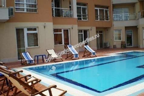 Люксовая двухкомнатная квартира на продаже на самом пляже курорта Лозенец