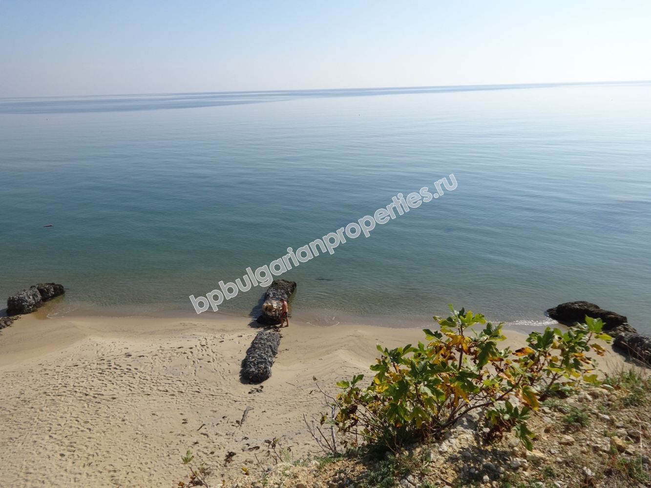 Меблированная студия на первой линии моря для продажи в курорте Святой Влас