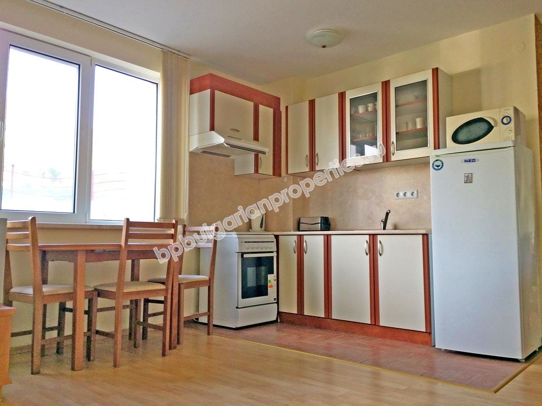 Меблированная студия на первой линии моря для продажи в курорте Святой Влас