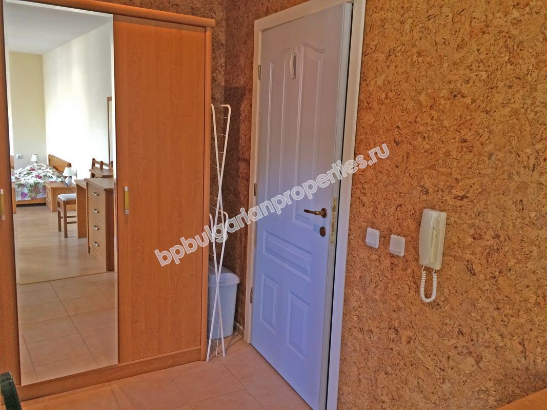 Меблированная студия на первой линии моря для продажи в курорте Святой Влас