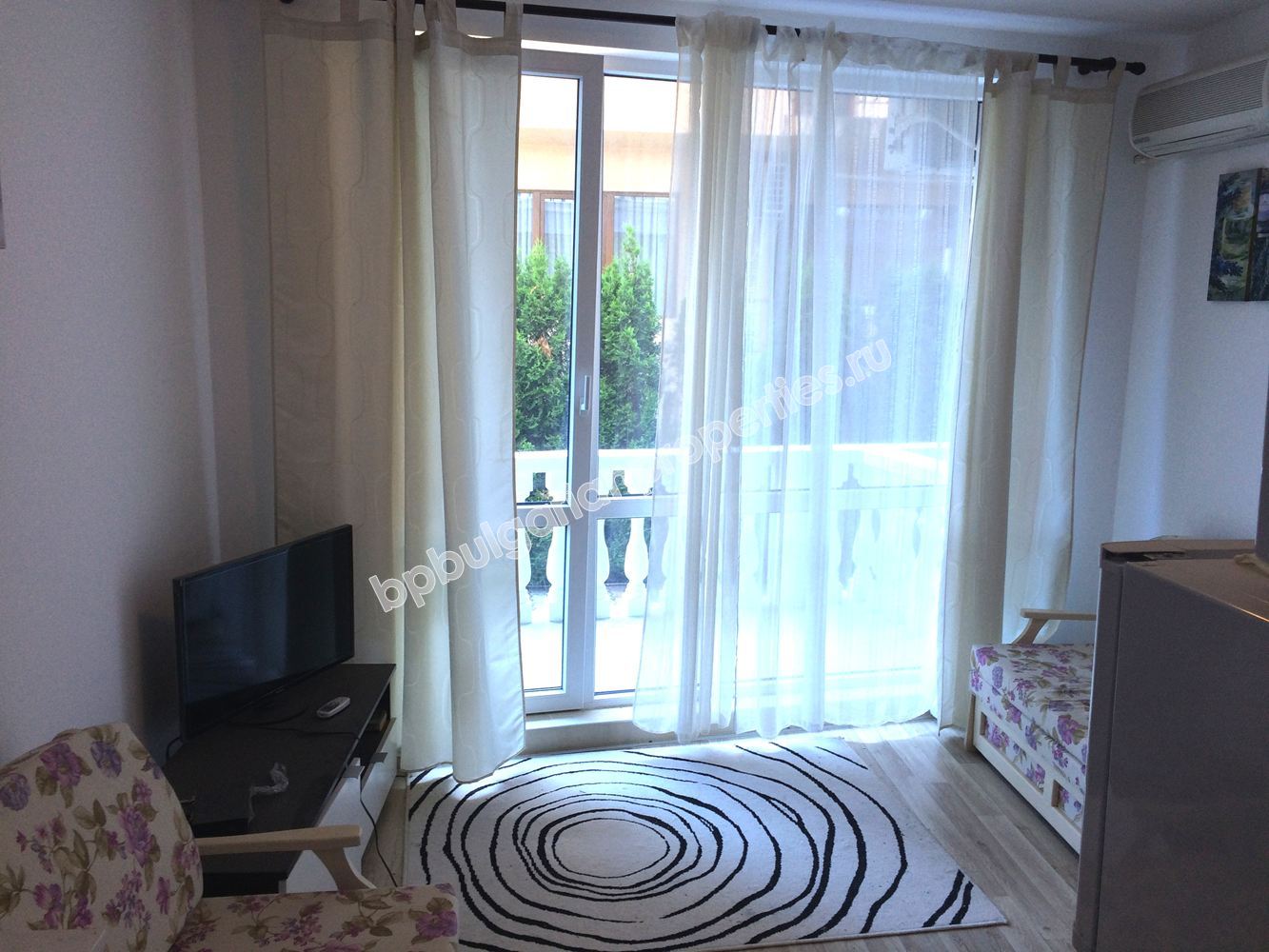 Меблированная студия на первой линии моря для продажи в городе Несебр