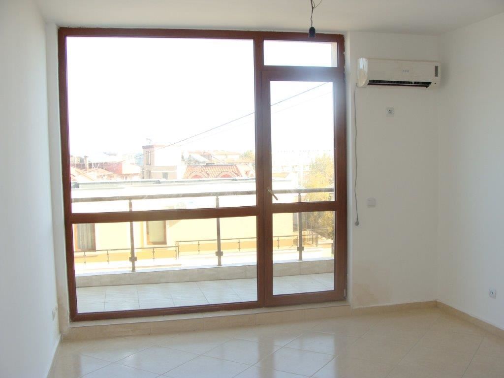 Напрямую от застройщика! Двухкомнатная квартира в Равде, к-с РИФ