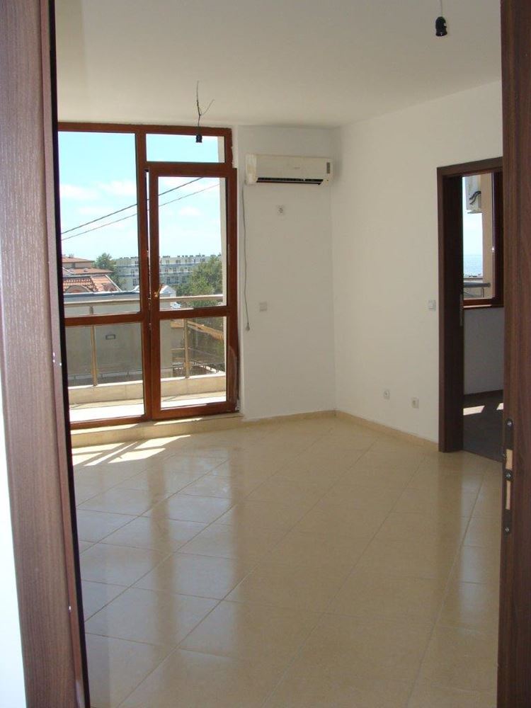 Напрямую от застройщика! Двухкомнатная квартира в Равде, к-с РИФ