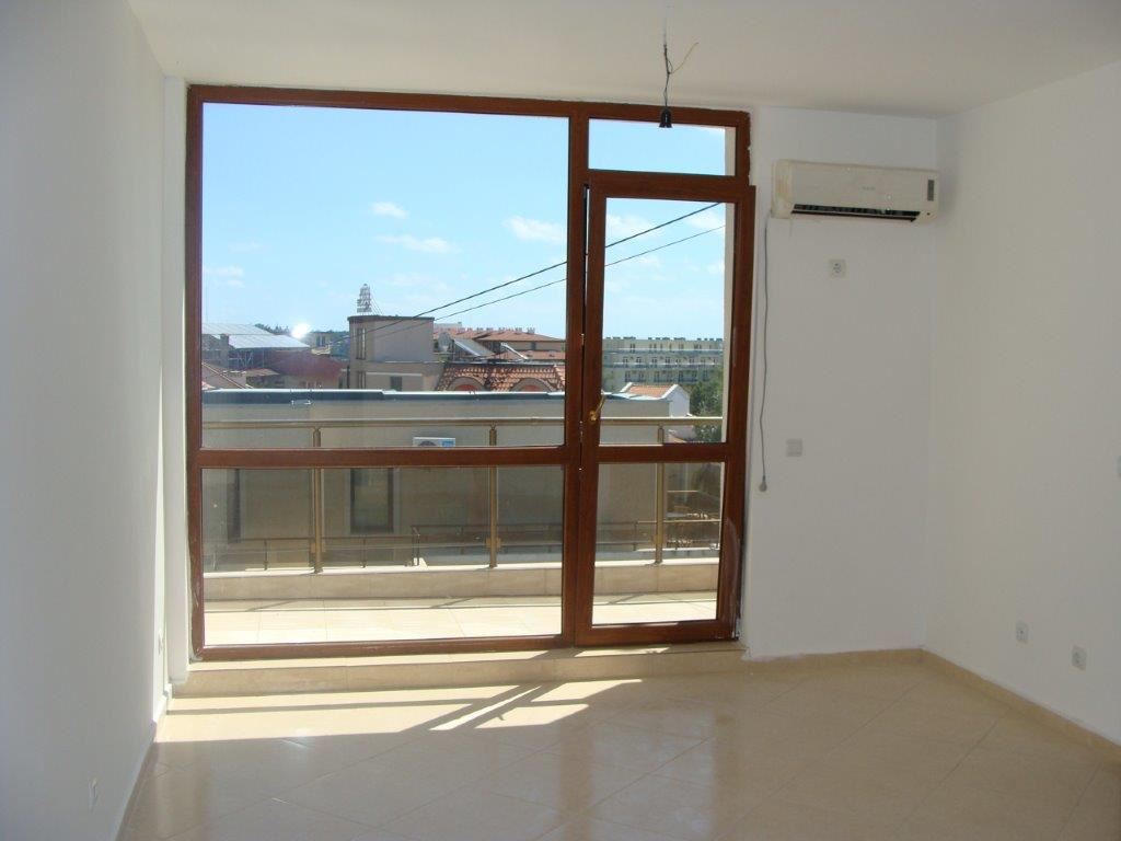 Напрямую от застройщика! Двухкомнатная квартира в Равде, к-с РИФ