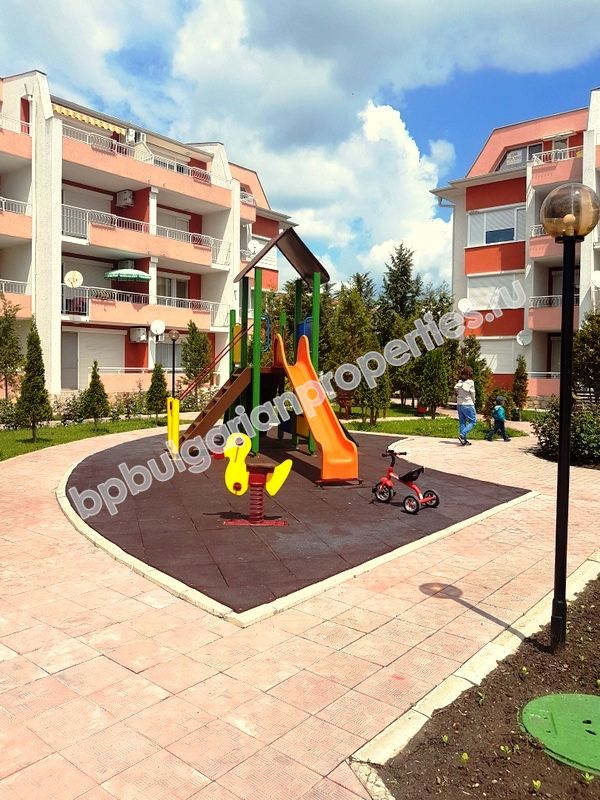 Меблированная просторная студия на продажу в курорте Солнечный Берег