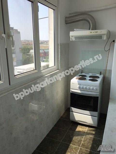 Двухкомнатная квартира на продажу в жилом районе Меден Рудник, зона Б - Бургас