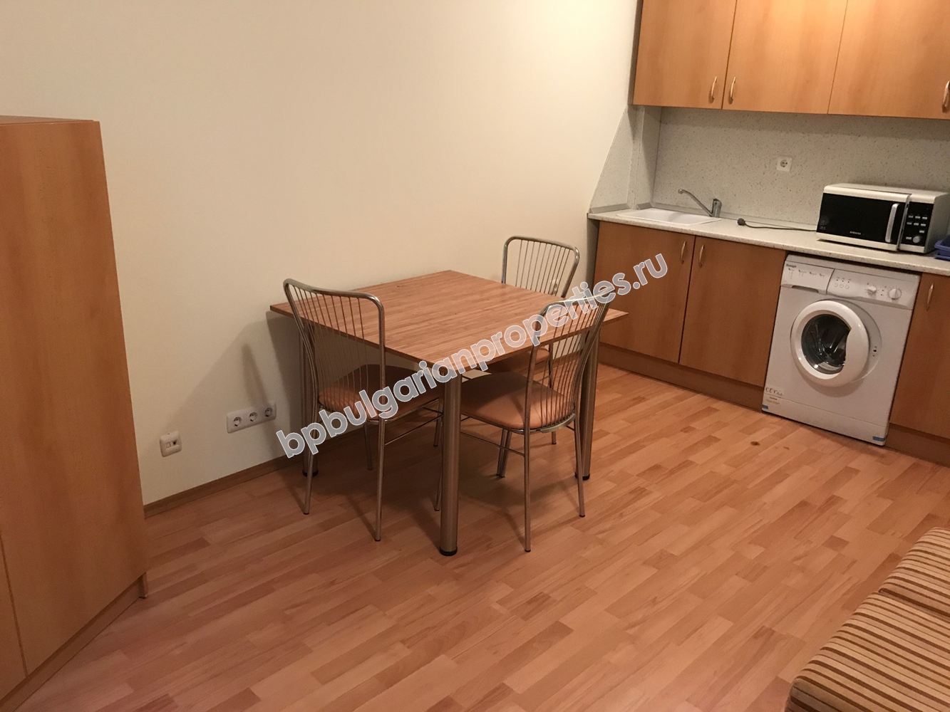 Меблированная двухкомнатная квартира на продажу близко к пляжу в курорте Святой Влас