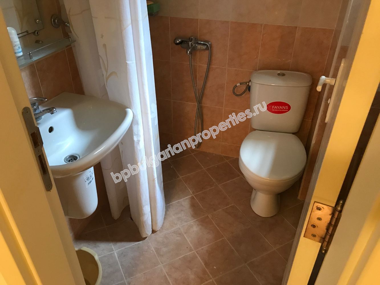 Меблированная двухкомнатная квартира на продажу близко к пляжу в курорте Святой Влас