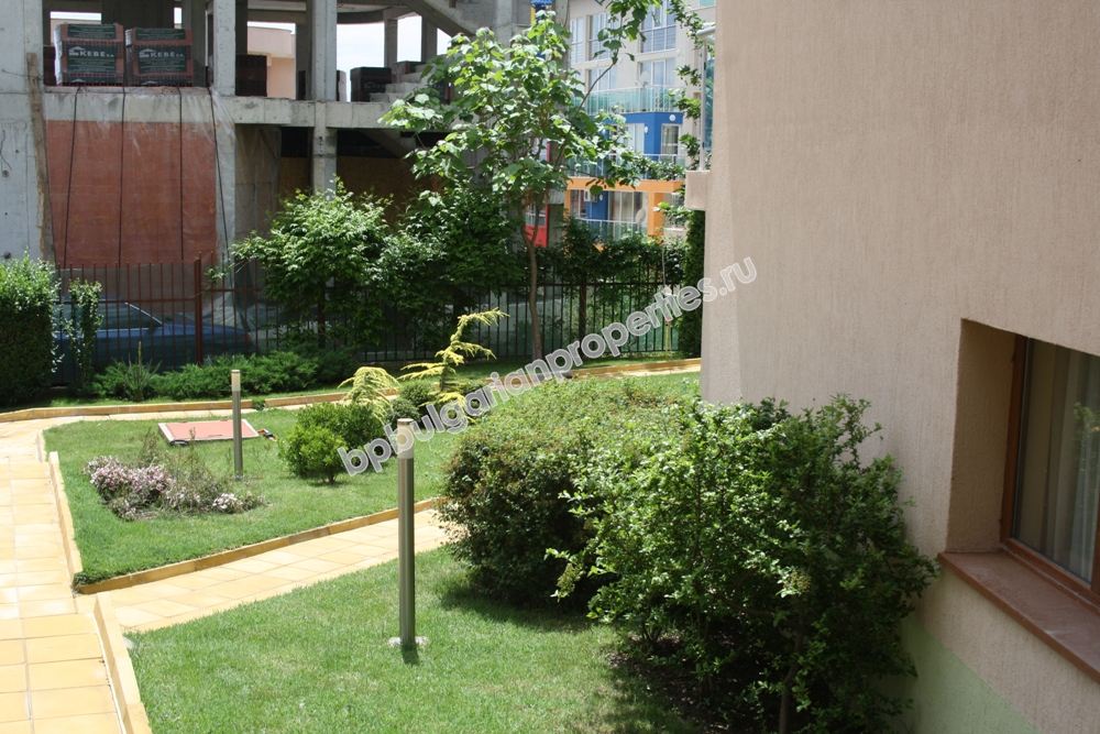 Меблированная двухкомнатная квартира на продажу близко к пляжу в курорте Святой Влас