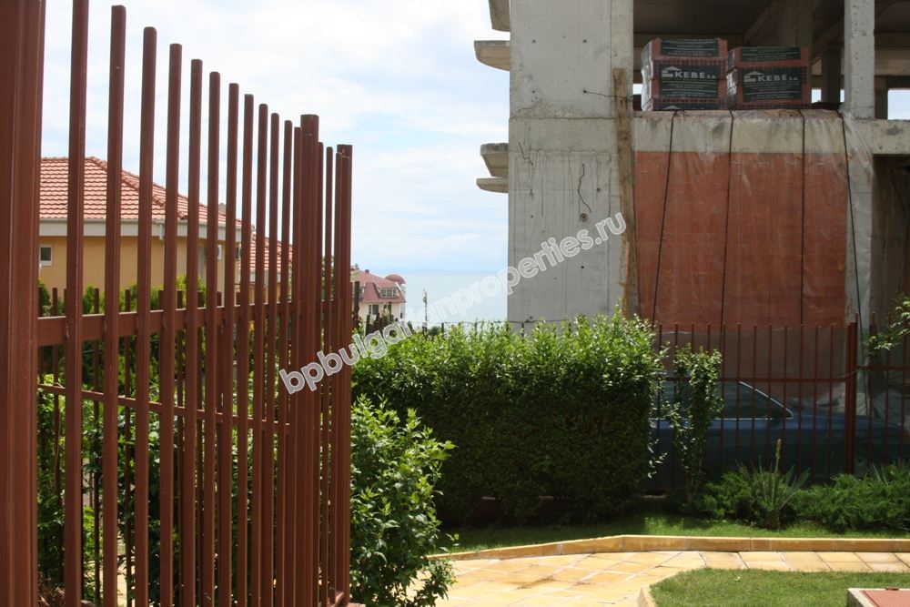 Меблированная двухкомнатная квартира на продажу близко к пляжу в курорте Святой Влас