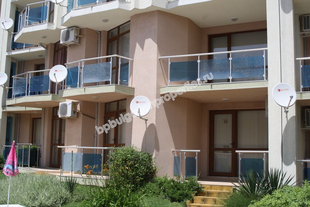 Меблированная двухкомнатная квартира на продажу близко к пляжу в курорте Святой Влас