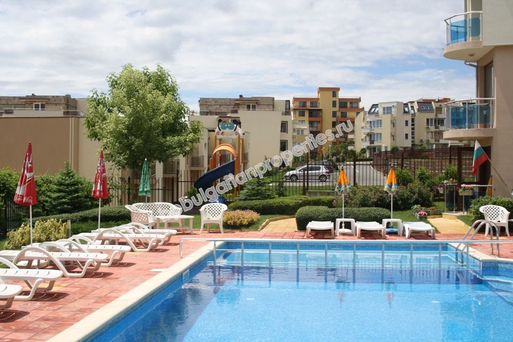 Меблированная двухкомнатная квартира на продажу близко к пляжу в курорте Святой Влас