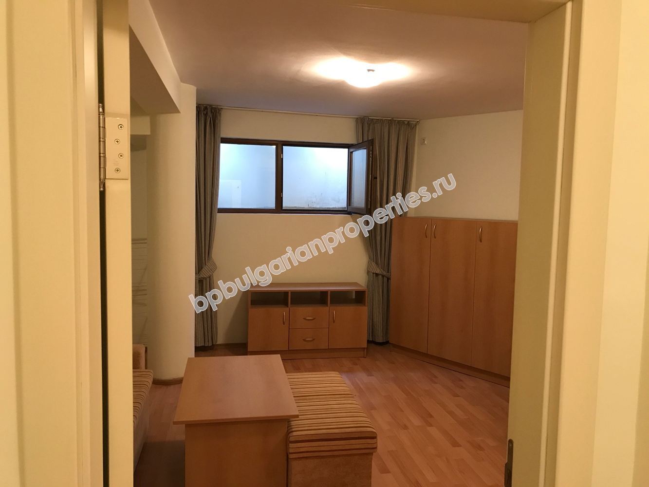 Меблированная двухкомнатная квартира на продажу близко к пляжу в курорте Святой Влас