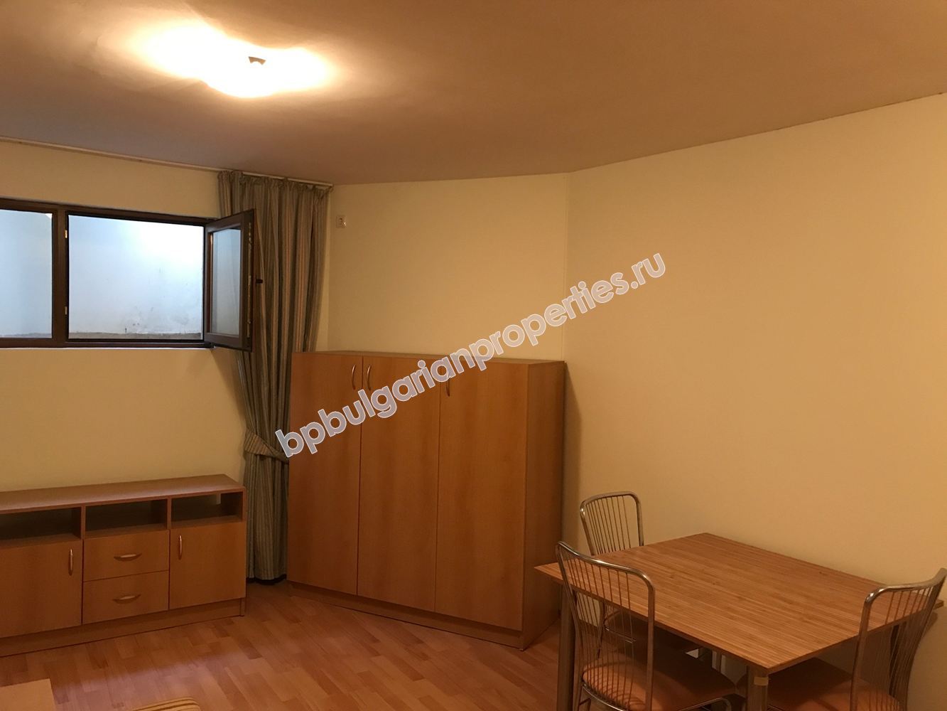 Меблированная двухкомнатная квартира на продажу близко к пляжу в курорте Святой Влас