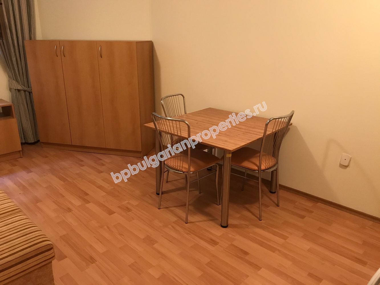 Меблированная двухкомнатная квартира на продажу близко к пляжу в курорте Святой Влас