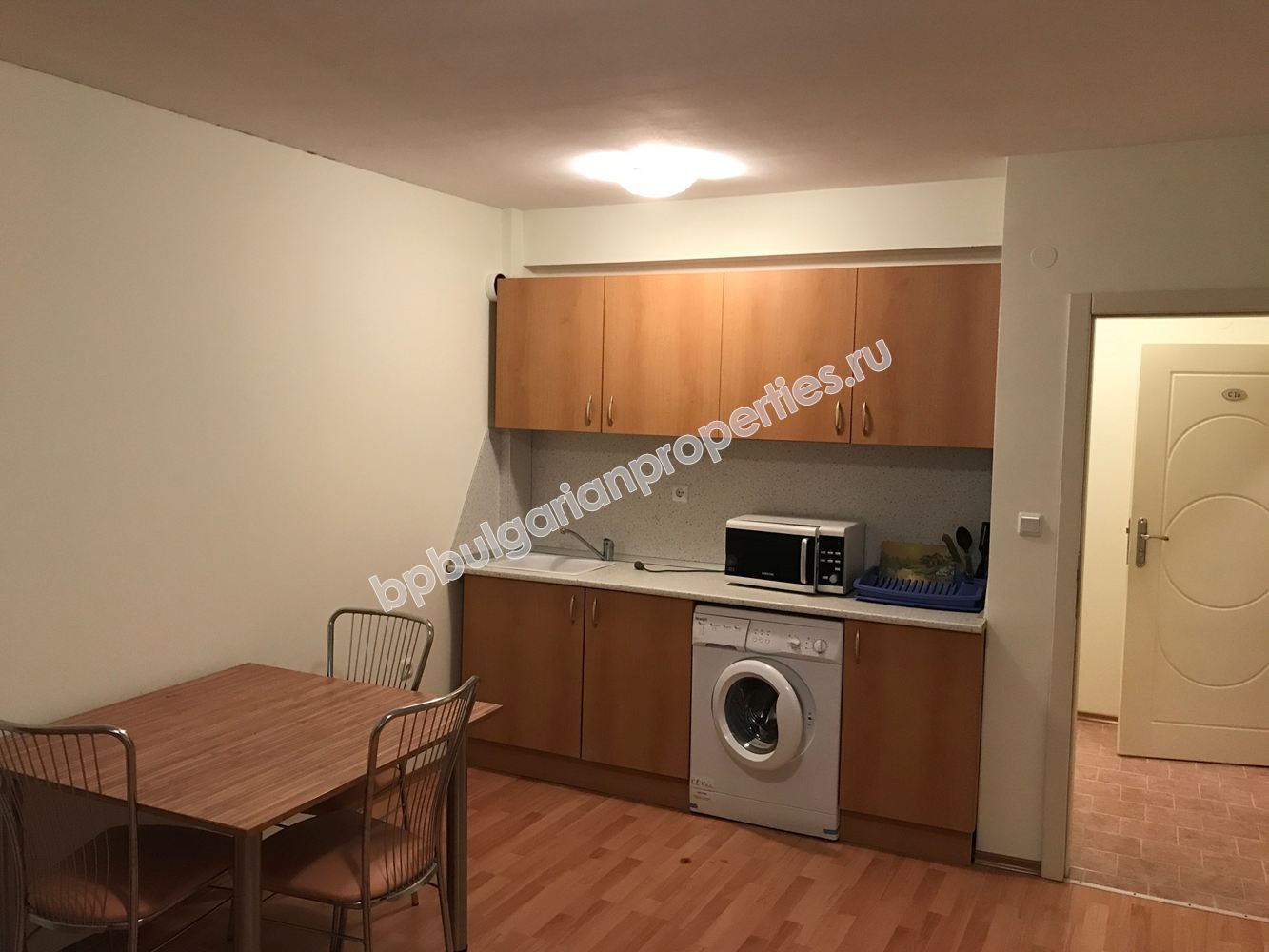 Меблированная двухкомнатная квартира на продажу близко к пляжу в курорте Святой Влас