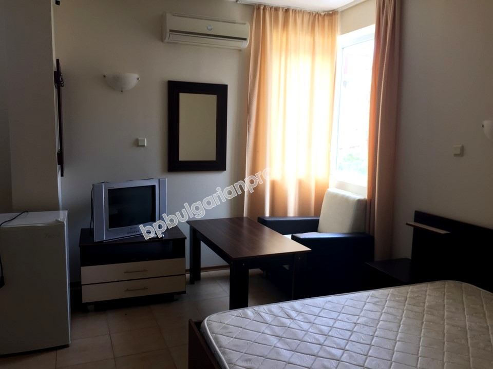 Меблированная студия для продажи в красивом комплексе в курорте Свети Влас