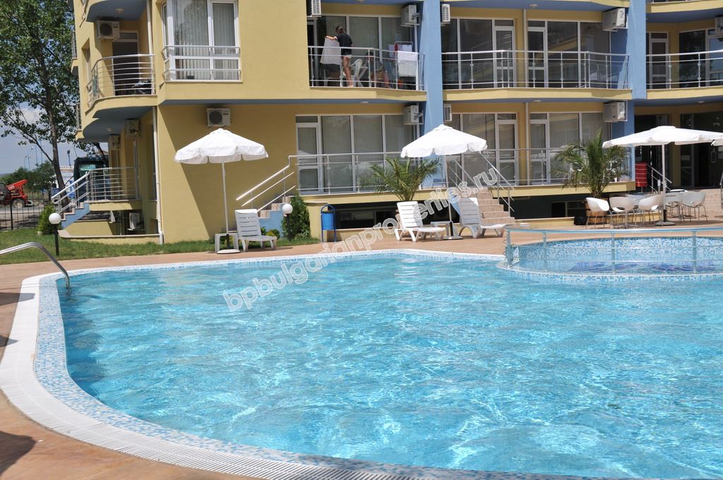 Дешеная меблированная студия на продажу в курорте Солнечный Берег