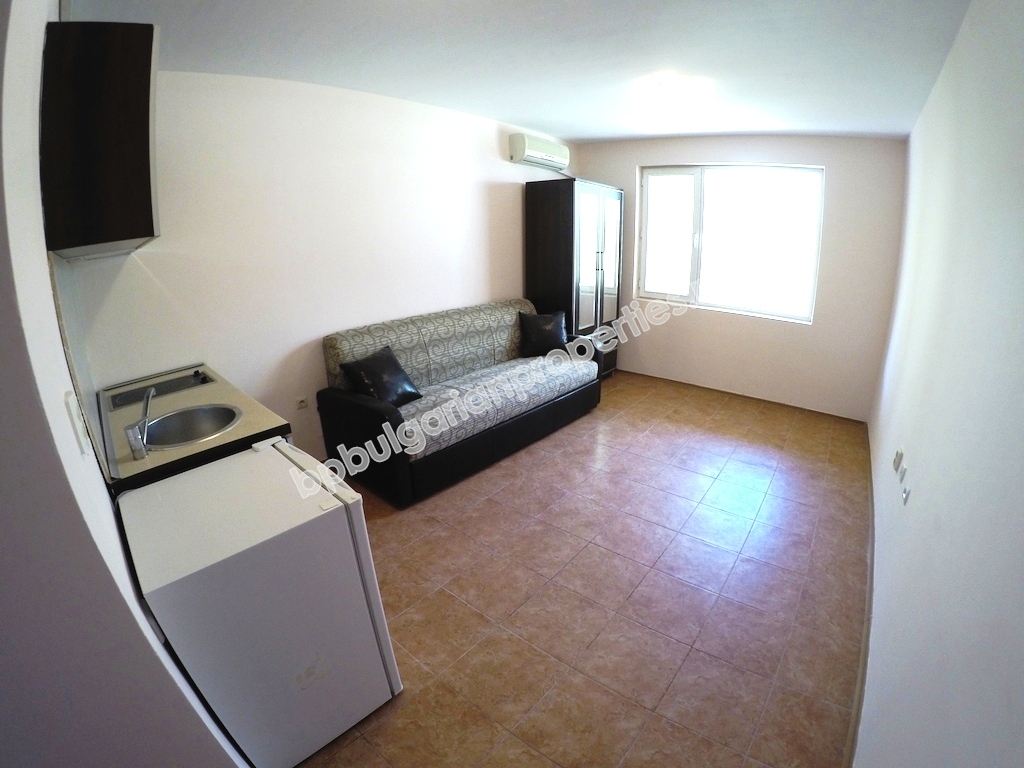 Дешеная меблированная студия на продажу в курорте Солнечный Берег