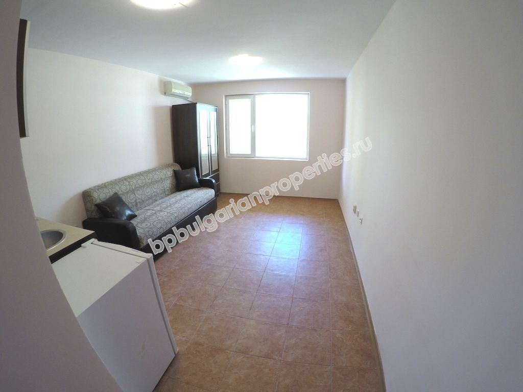 Дешеная меблированная студия на продажу в курорте Солнечный Берег