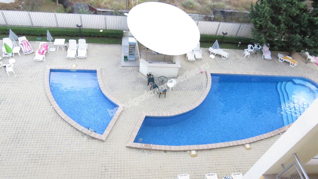 Меблированная просторная студия на продажу в курорте Солнечный Берег