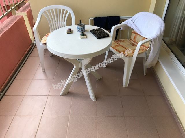 Меблированная двухкомнатная квартира на продажу недалеко от пляжа в курорте Солнечный берег