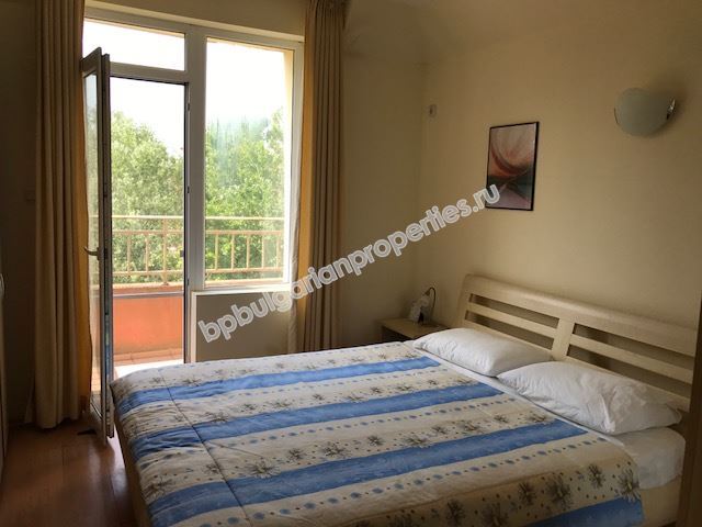 Меблированная двухкомнатная квартира на продажу недалеко от пляжа в курорте Солнечный берег