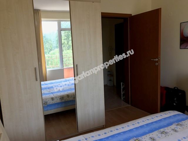 Меблированная двухкомнатная квартира на продажу недалеко от пляжа в курорте Солнечный берег