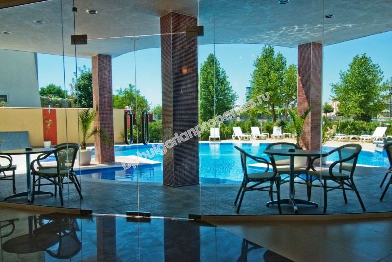 Меблированная просторная студия до пляжа в курорте Солнечный Берег