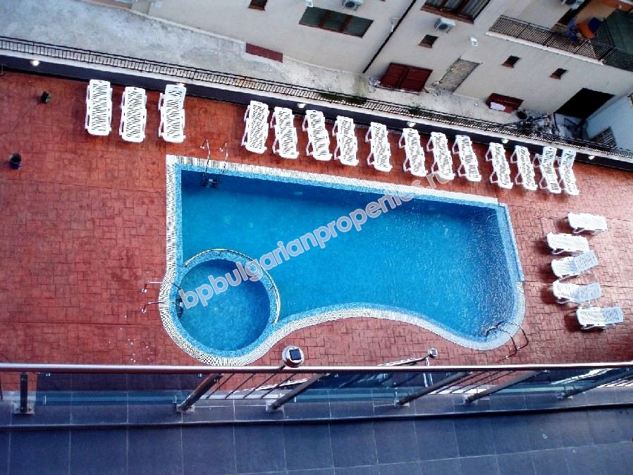 Меблированная двухкомнатная квартира на продажу вблизи пляжа в курорте Солнечный Берег