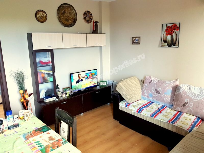 Меблированная двухкомнатная квартира на продажу вблизи пляжа в курорте Солнечный Берег