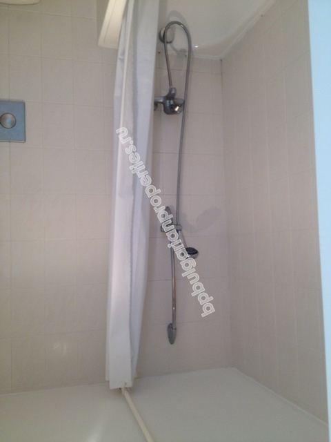 Двухкомнатная меблированная квартира на продажу в жилом районе города Бургас - Лазур