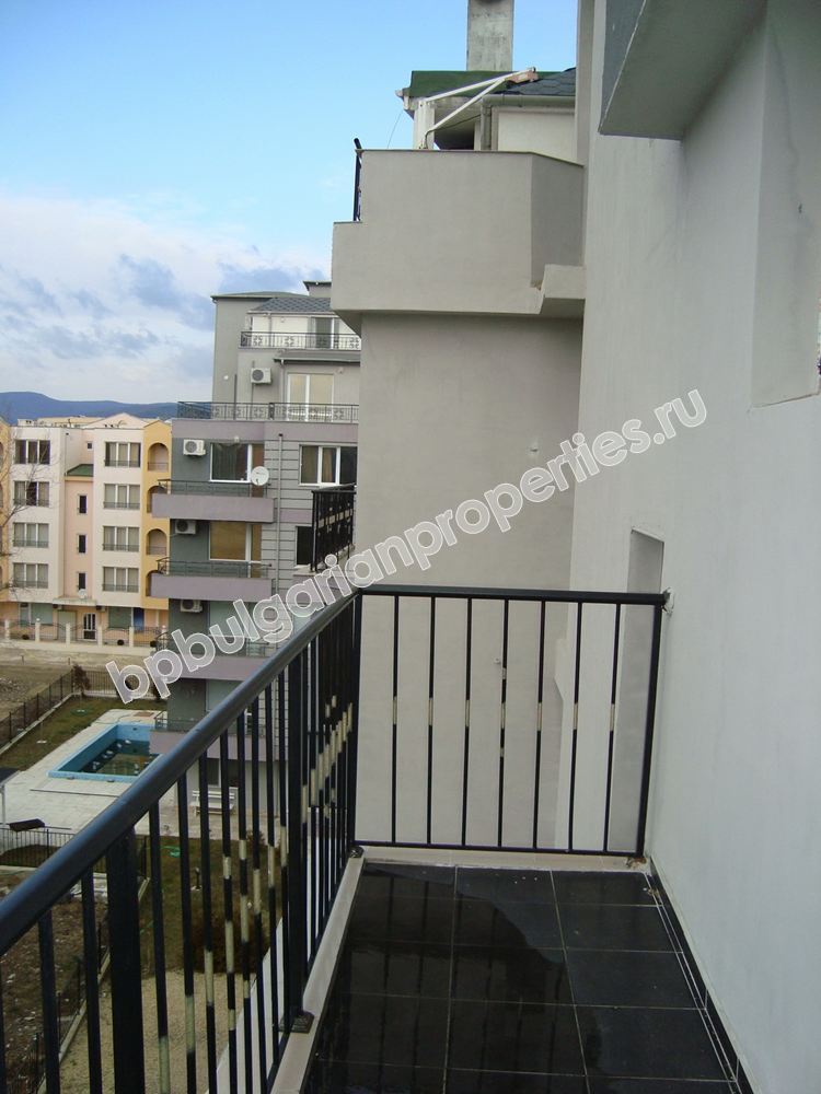 Новая двухкомнатная квартира без таксы поддержки на продажу в курорте Солнечный Берег