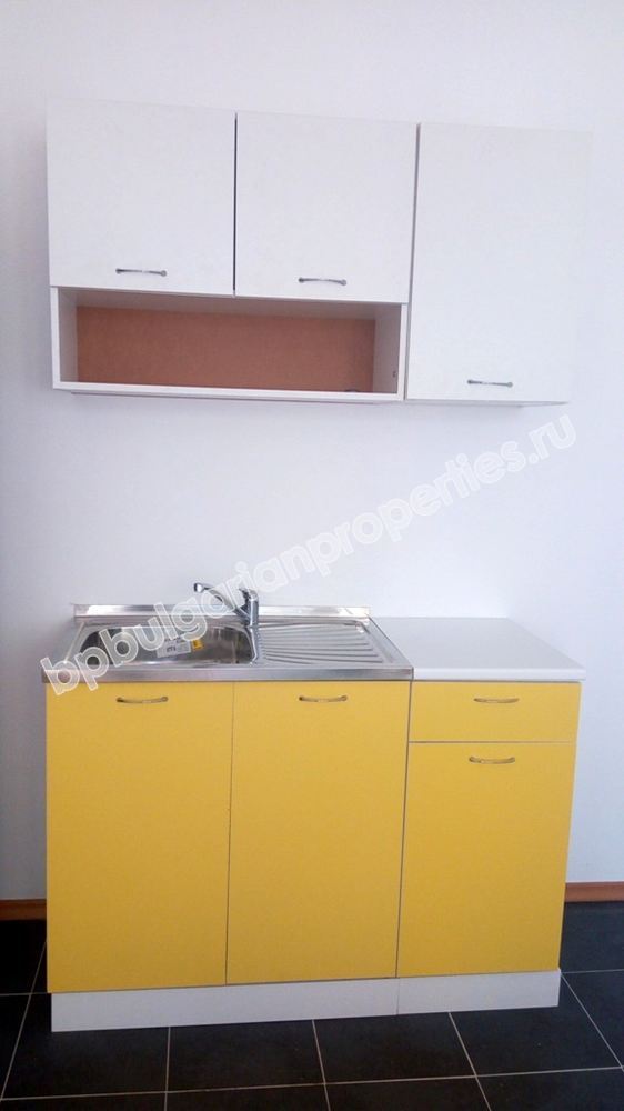 Студия без платы за обслуживание на второй линии у моря для продажи в курорте Равда