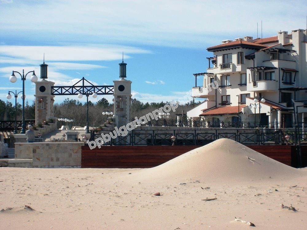 Люксовая двухкомнатная квартира на берегу моря на продажу в курорте Лозенец Люксовая двухкомнатная квартира на берегу моря на продажу в курорте Лозенец