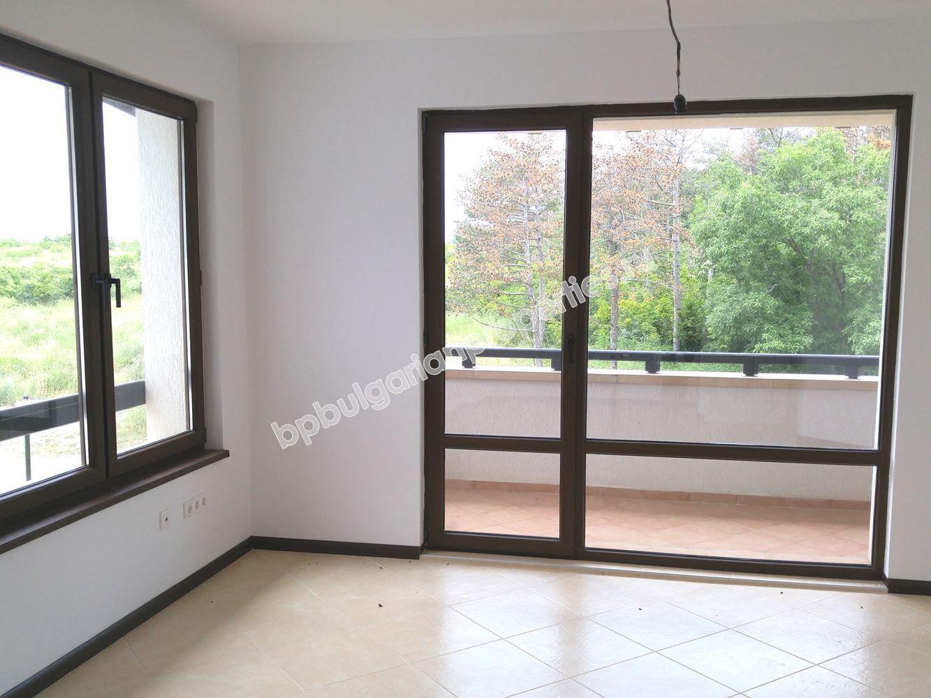 Люксовая двухкомнатная квартира на берегу моря на продажу в курорте Лозенец Люксовая двухкомнатная квартира на берегу моря на продажу в курорте Лозенец