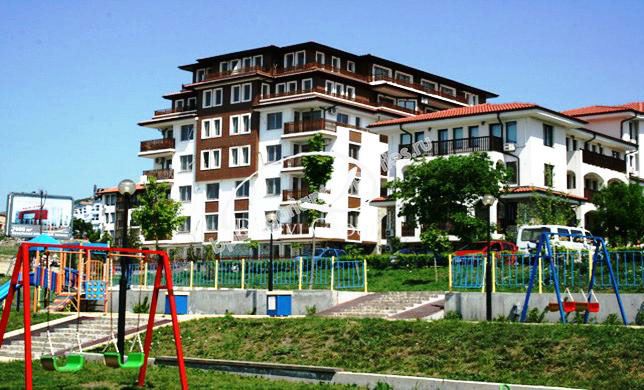 Новая студия на второй лиии от моря на продажу в курорте Святой Влас