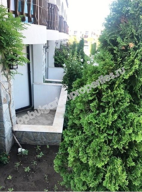 Новая студия на второй лиии от моря на продажу в курорте Святой Влас