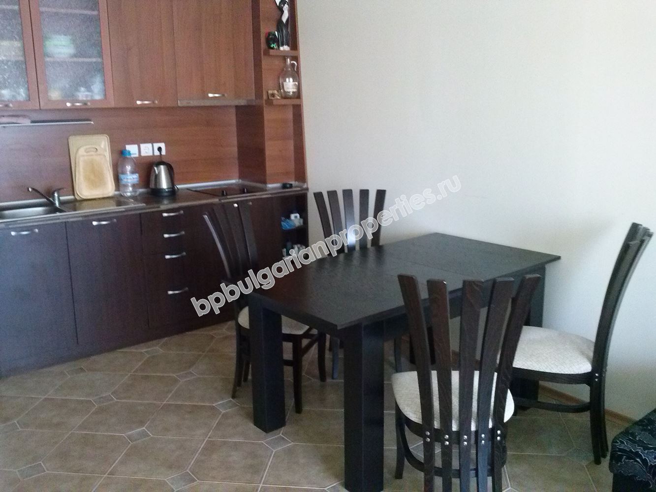 Мелированные вторичные апартаменты-люкс в центре Солнечного Берега