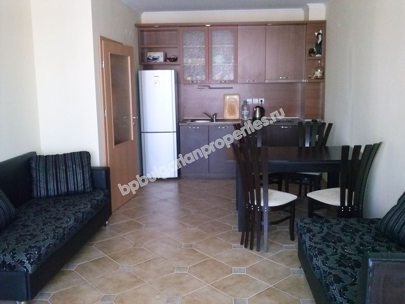 Мелированные вторичные апартаменты-люкс в центре Солнечного Берега