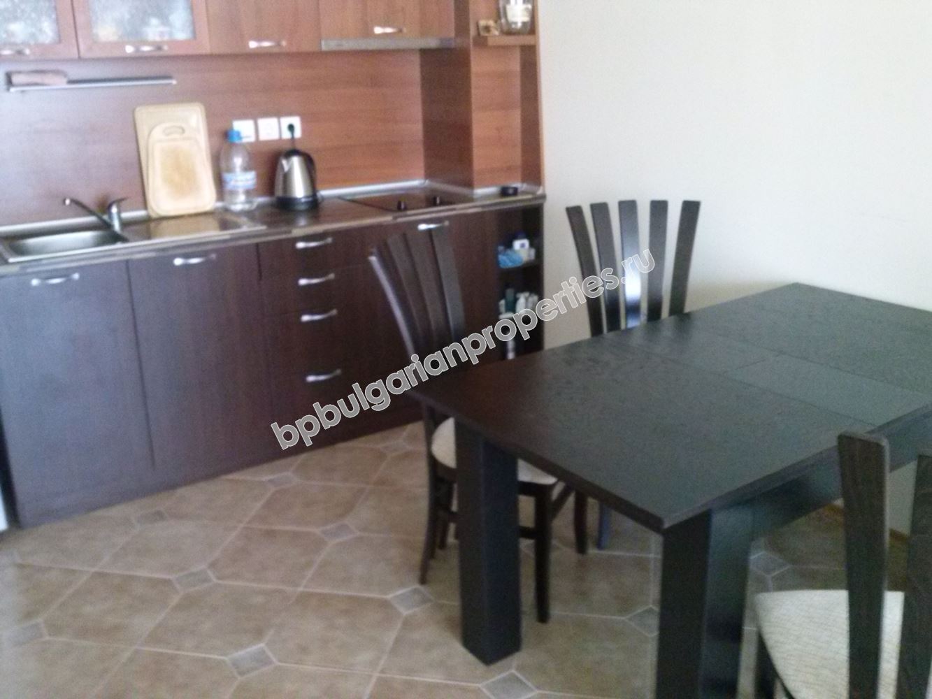 Мелированные вторичные апартаменты-люкс в центре Солнечного Берега