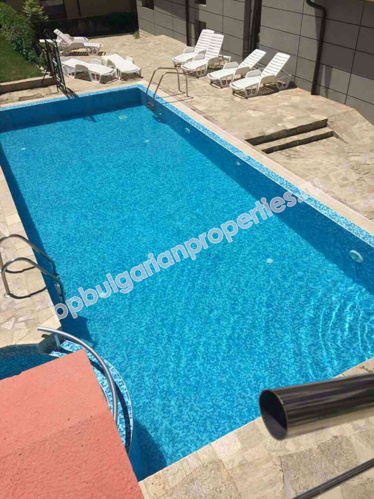 Меблированная студия близко к морю на продажу в курорте Святой Влас