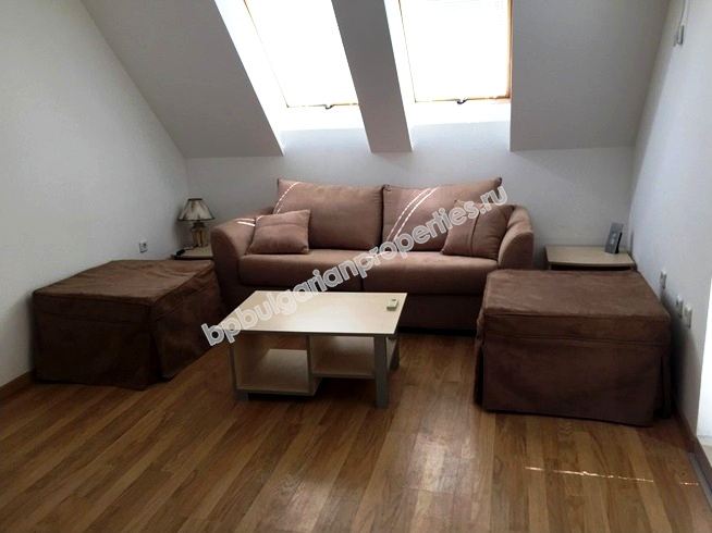 Меблированная двухкомнатная квартира близко к морю на продажу в курорте Святой Влас